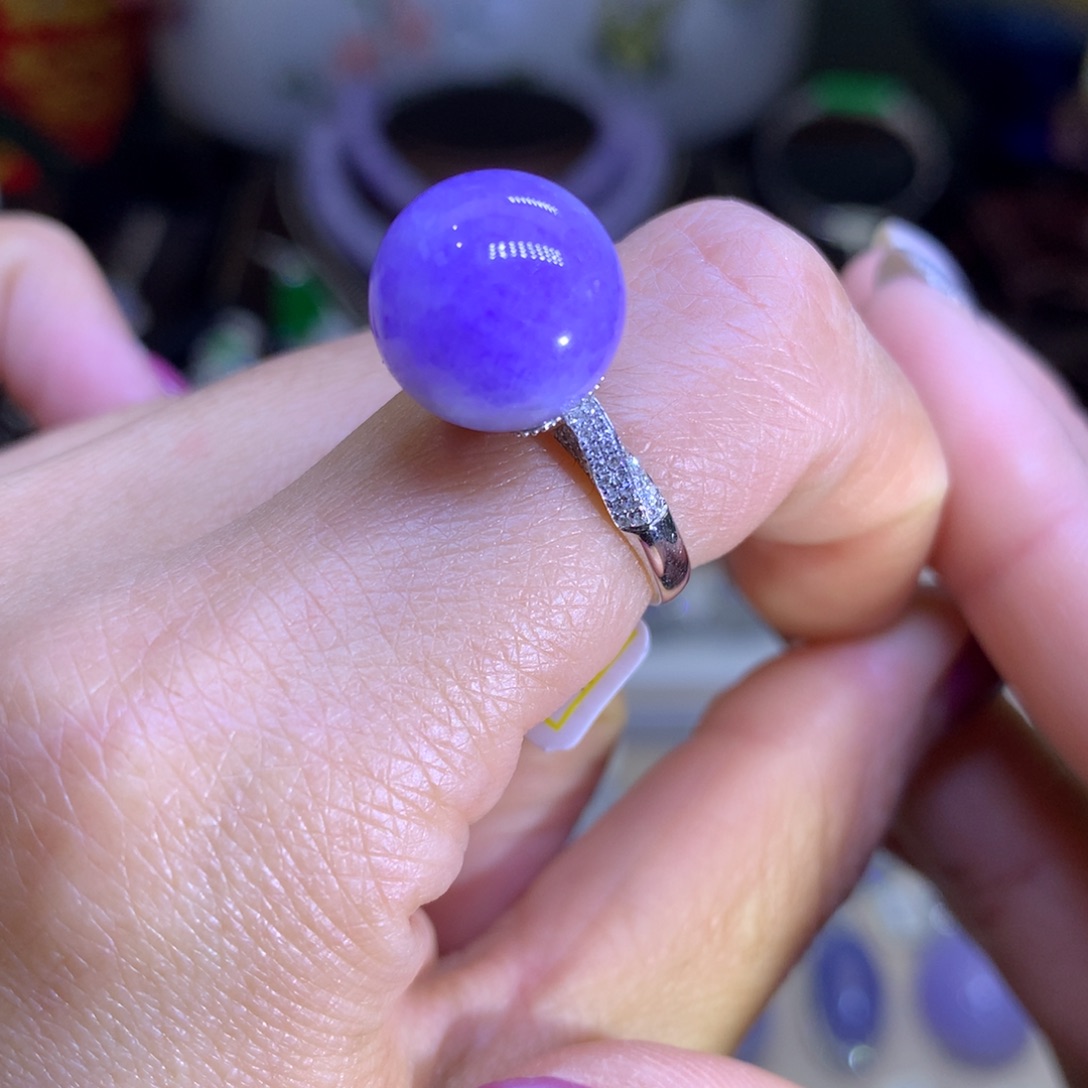 翡翠戒指18K金镶嵌翡翠