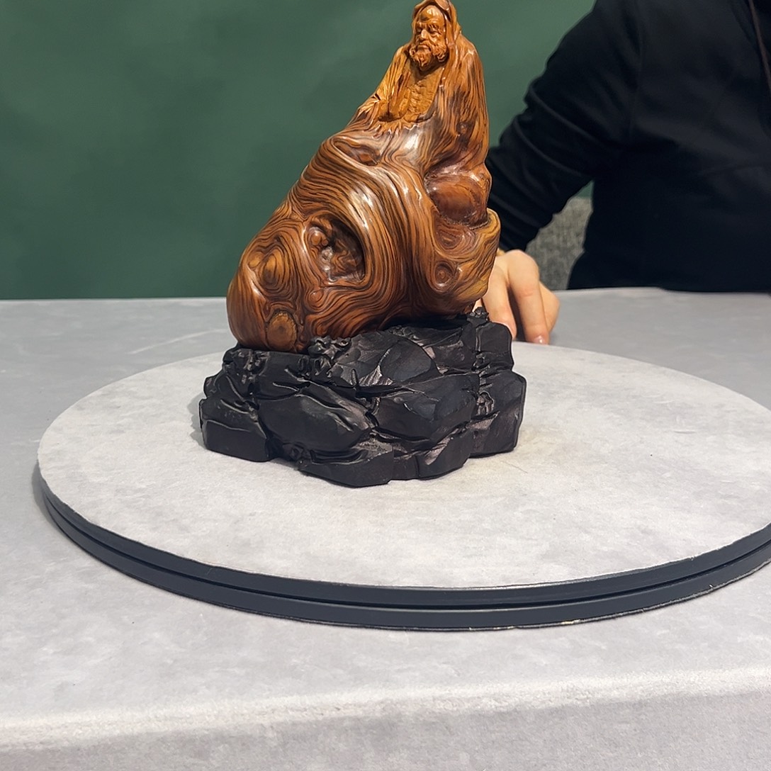 赢***行柏木（崖柏）纹理榴花坨 达摩祖师