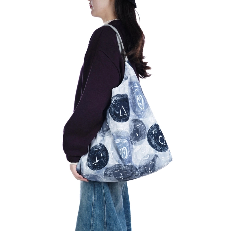 无则艺【仿驼绒月牙】灰色开心包时尚印花运动单肩环保百搭