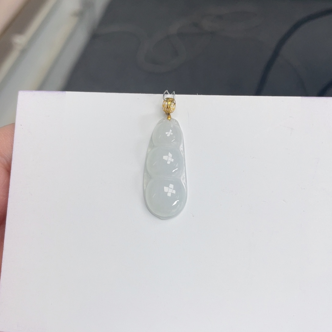 翡翠颈饰18K金镶嵌豆子