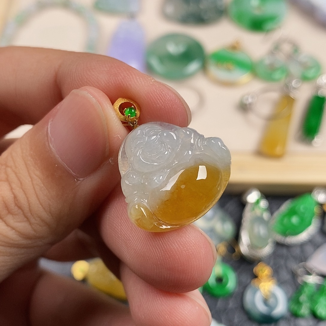翡翠18K金镶嵌颈饰m*翡翠