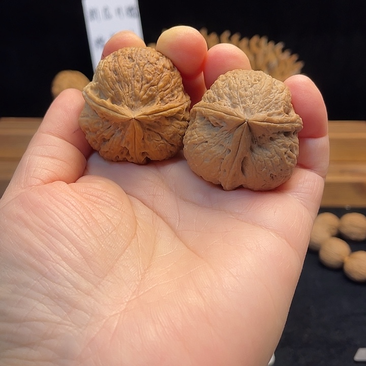文玩核桃把件三菱61