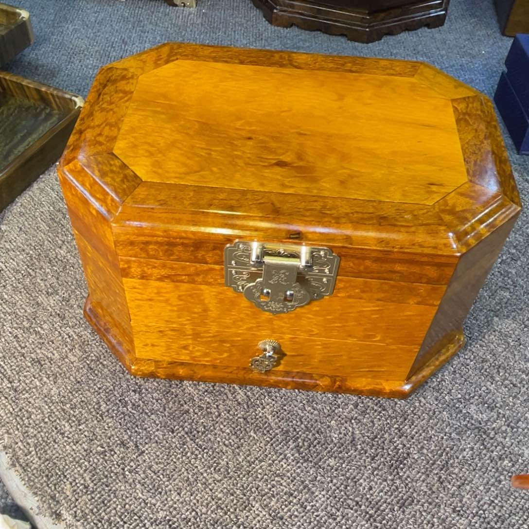 乌木类成套家具八角盒子