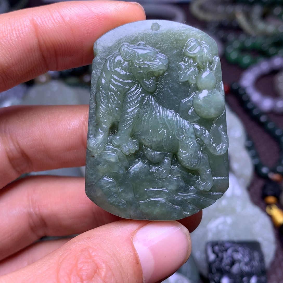 颈饰未镶嵌和田玉