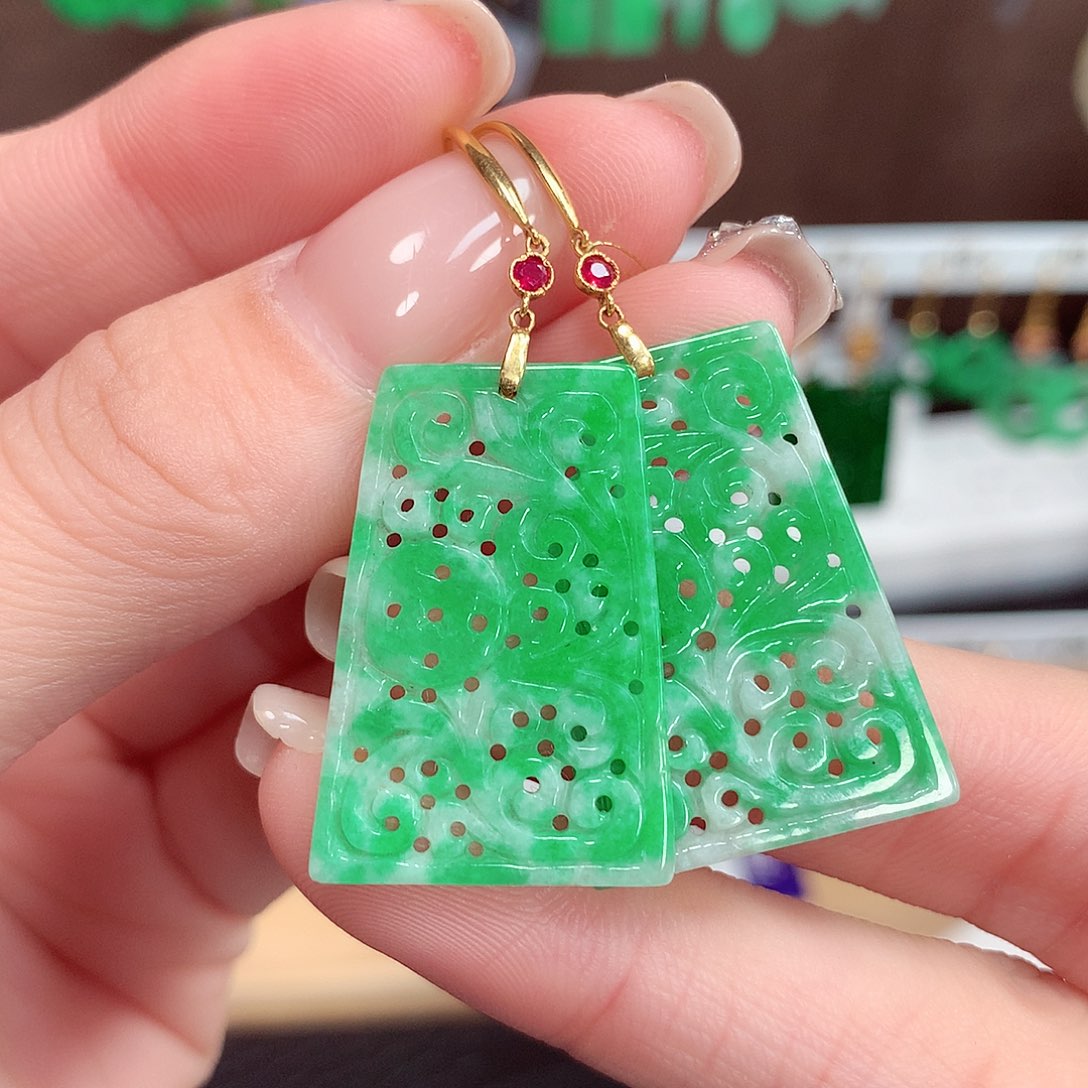 翡翠耳饰18K金镶嵌天然翡翠