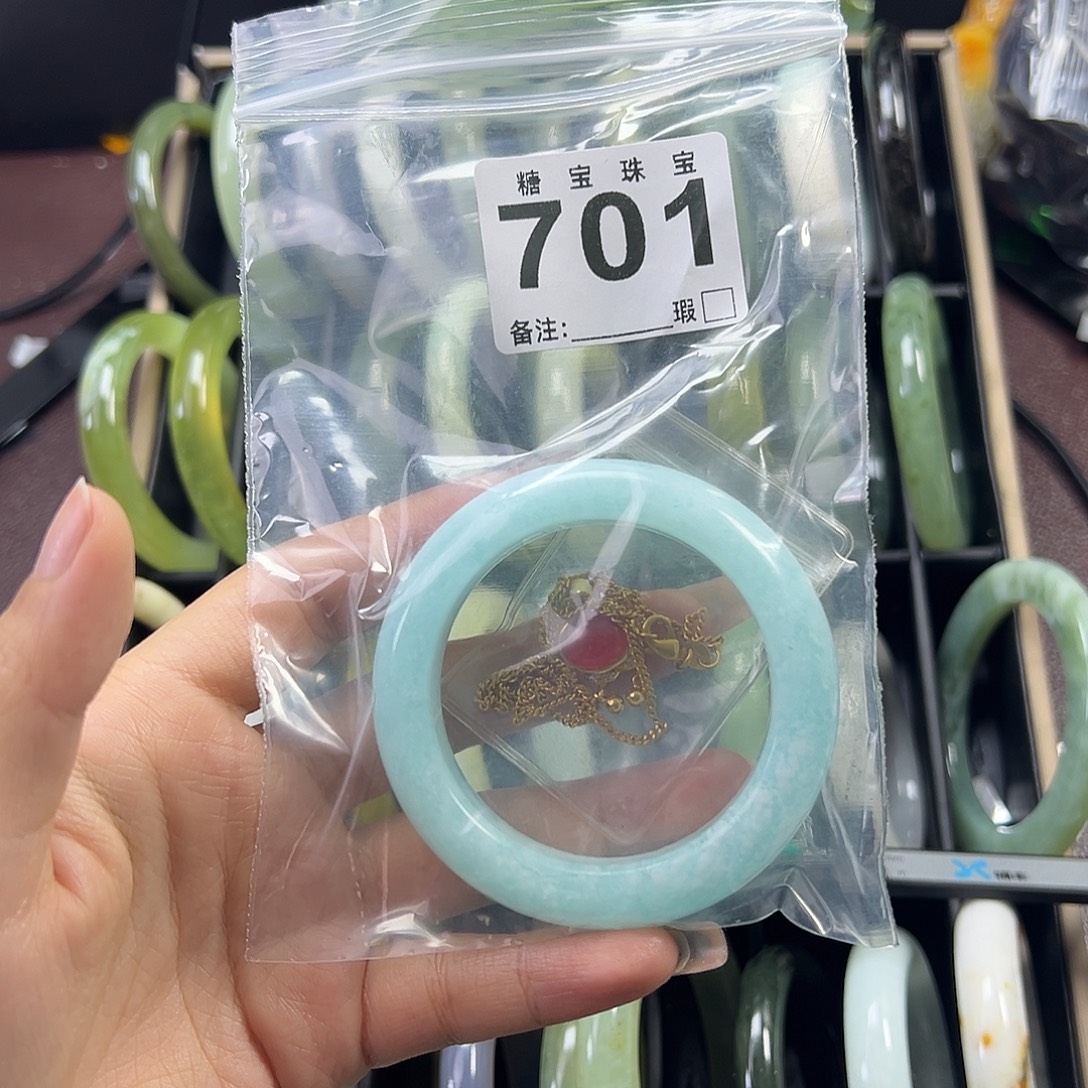 戈***弋蛇纹石玉未镶嵌手镯