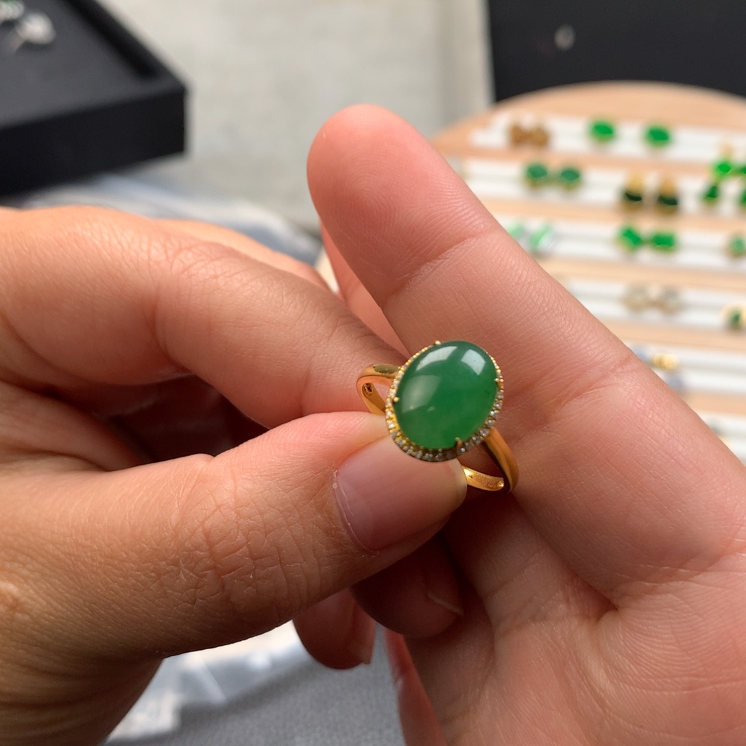 翡翠18K金镶嵌戒指翡翠