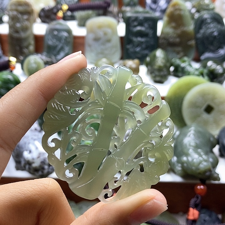 和田玉颈饰未镶嵌