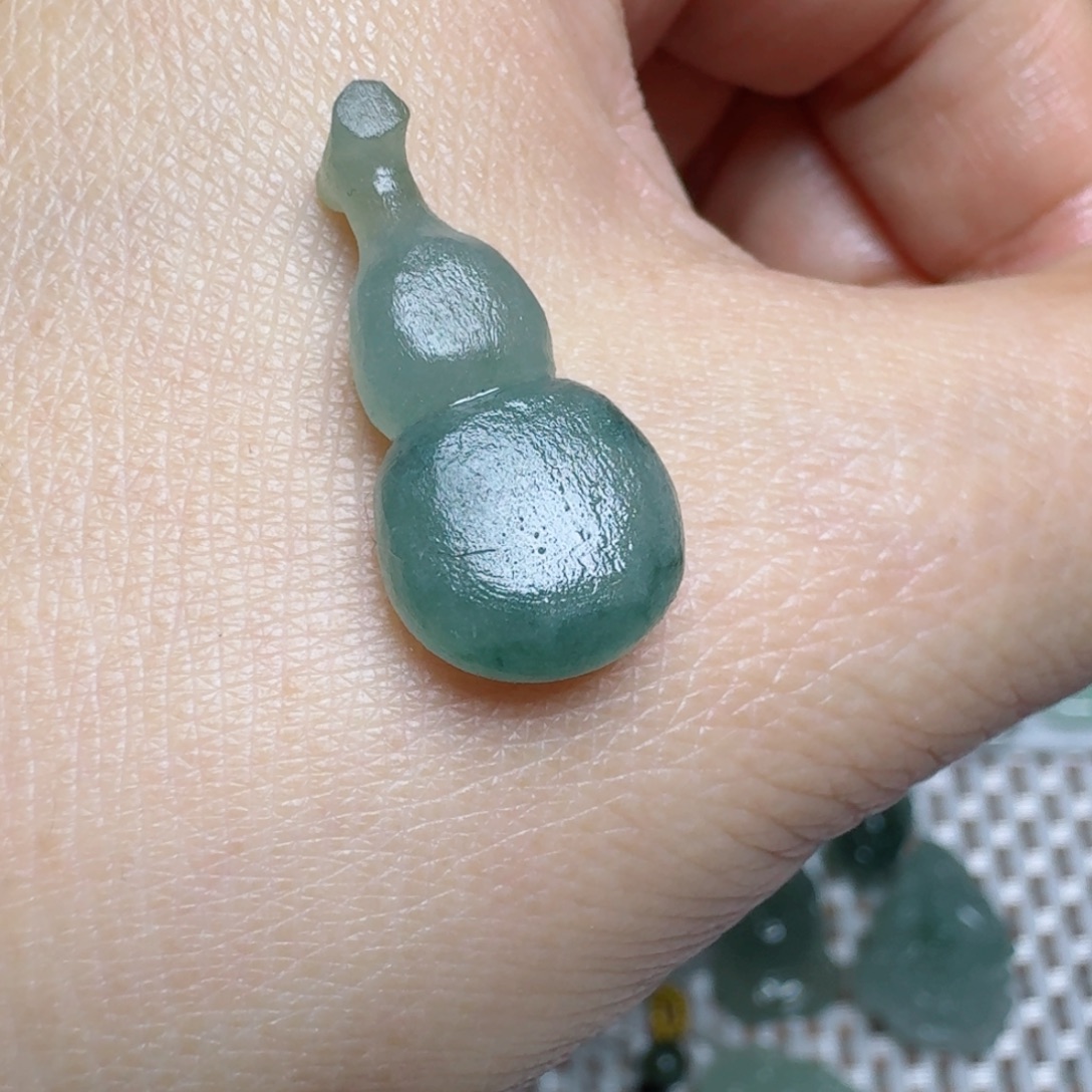 定制翡翠未镶嵌挂件