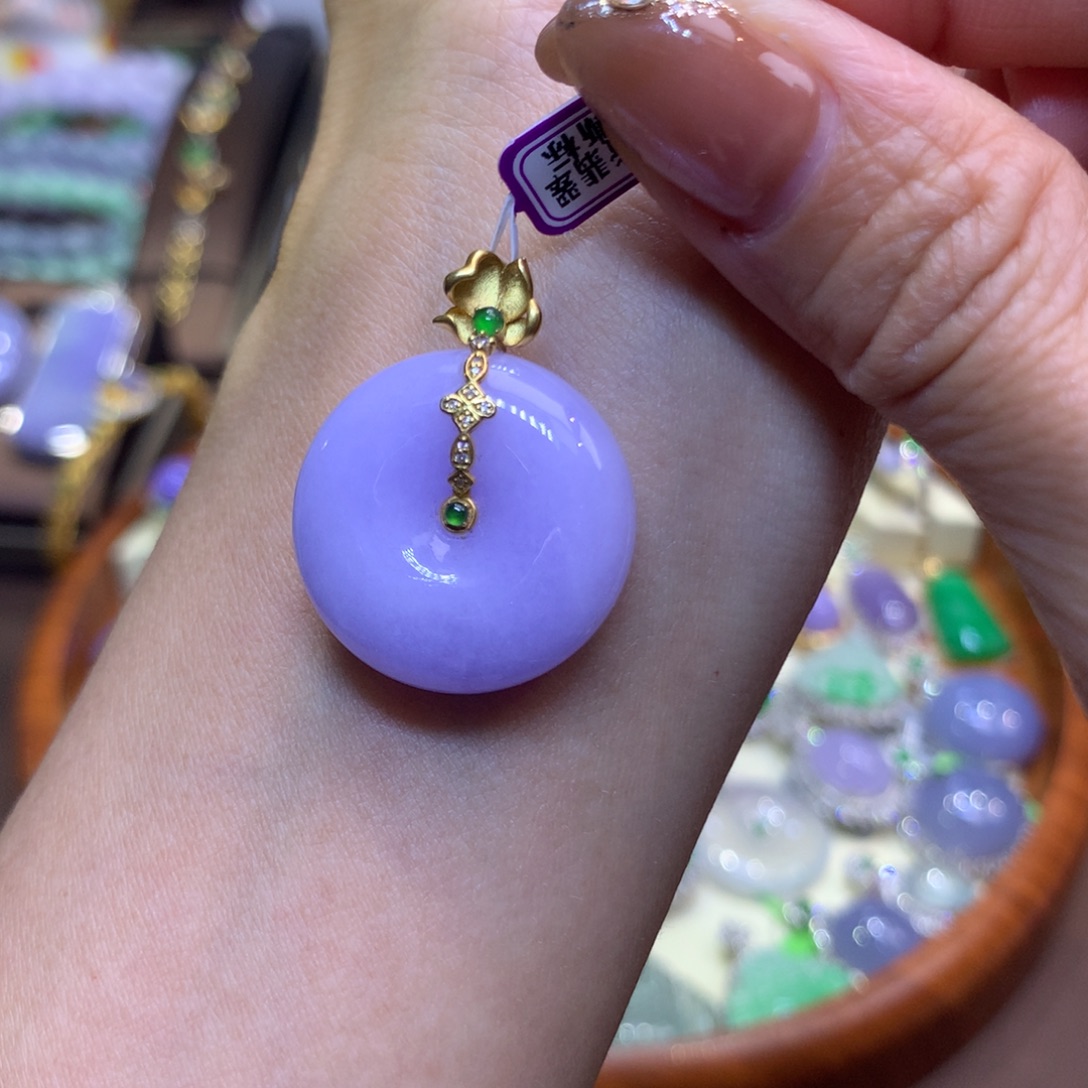 翡翠18K金镶嵌颈饰