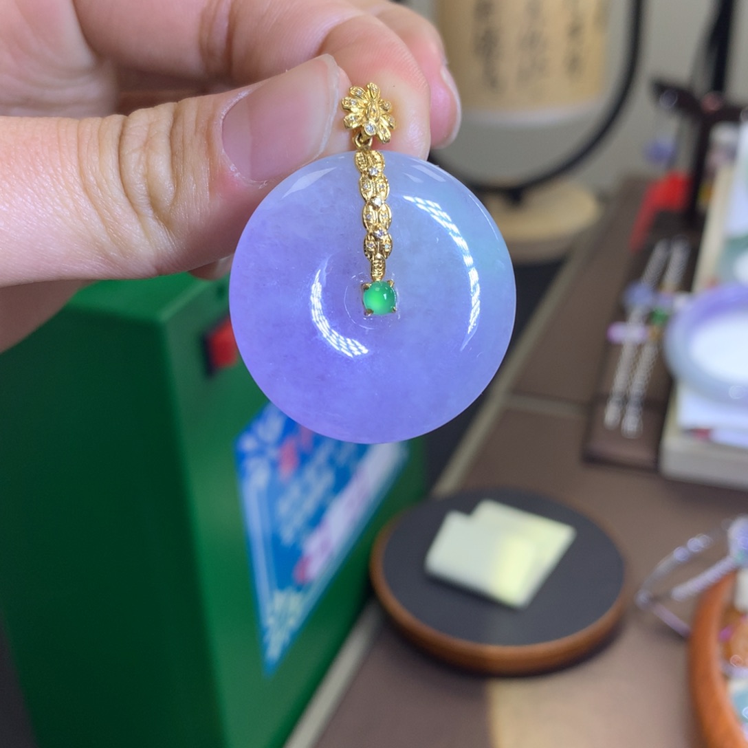 翡翠颈饰18K金镶嵌翡翠