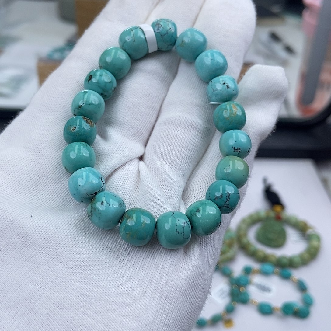 绿松石未镶嵌珠宝奇石