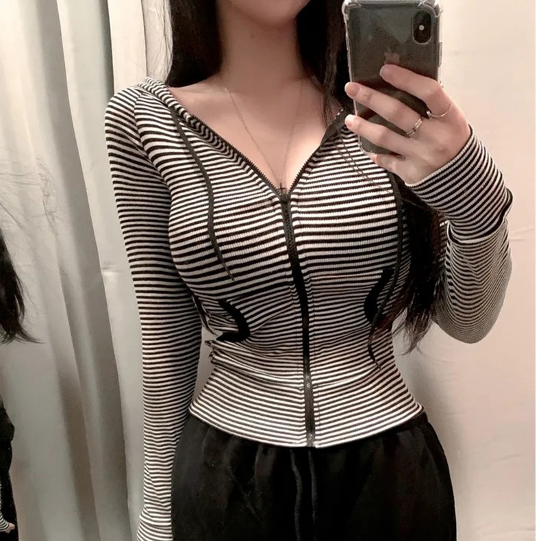 经典条纹气质修身直排拉链连帽外套女春秋复古显胸大性感短款上衣