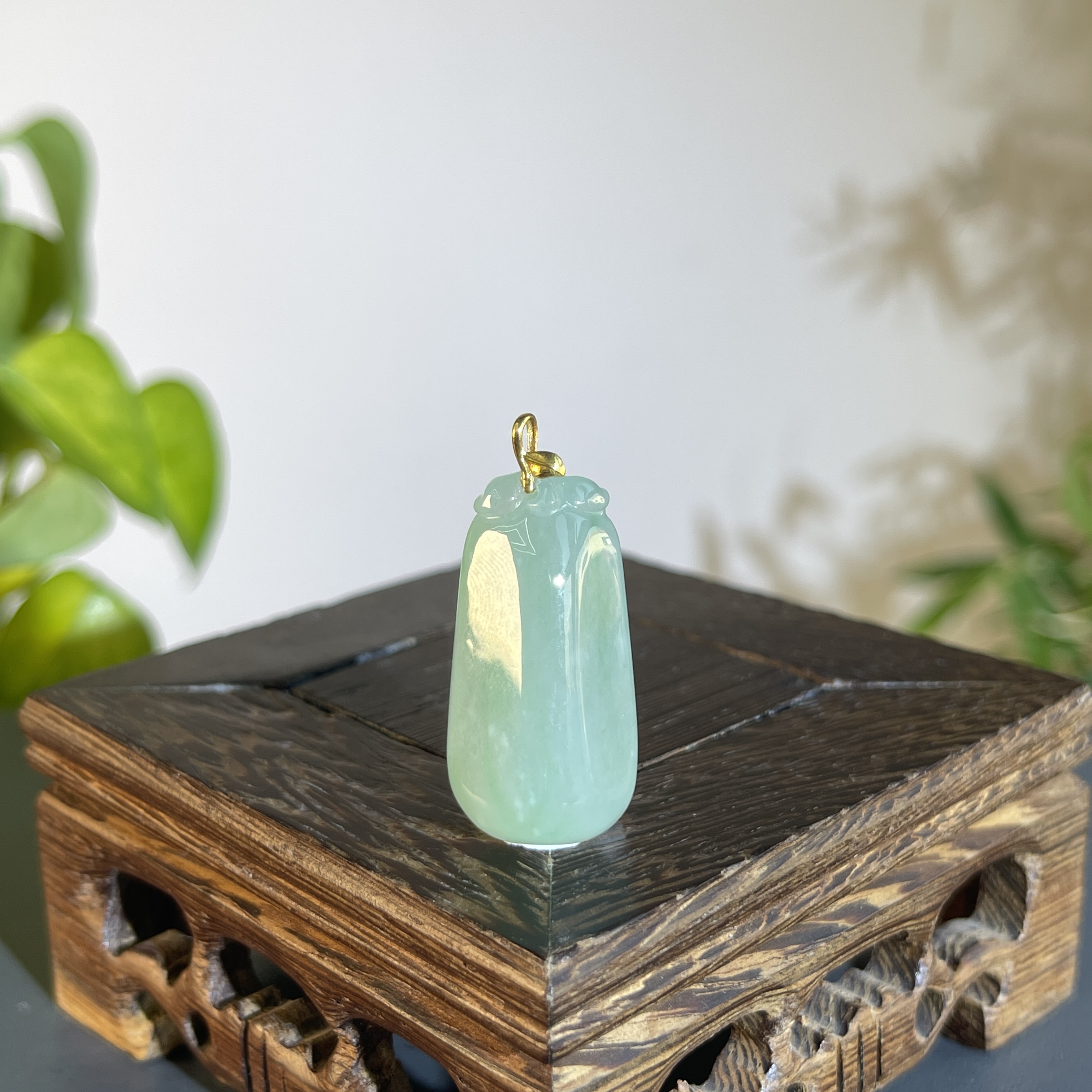 JXW15-55 天然缅甸A货翡翠 18K金扣头福瓜