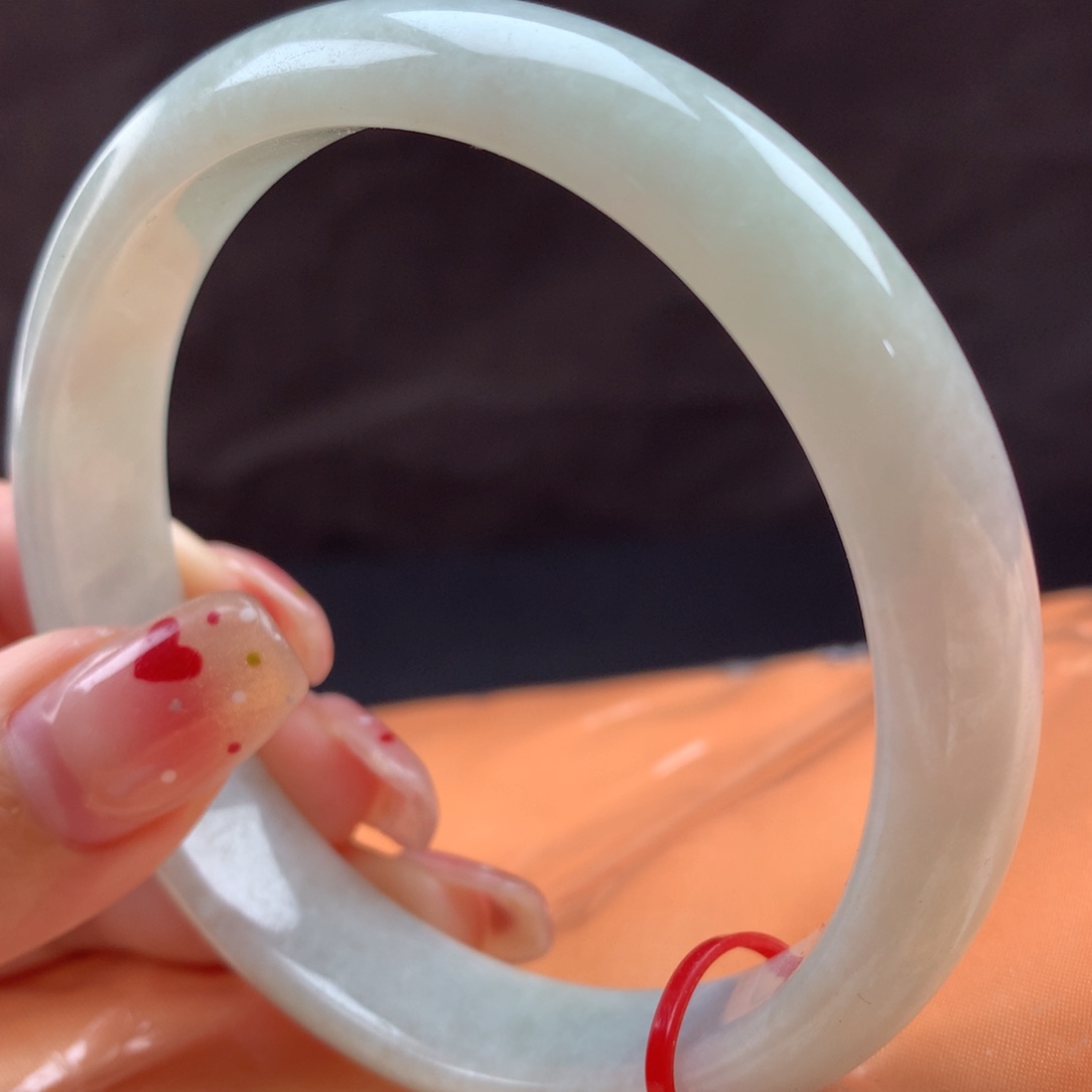 翡翠手镯未镶嵌62-63圈700580，