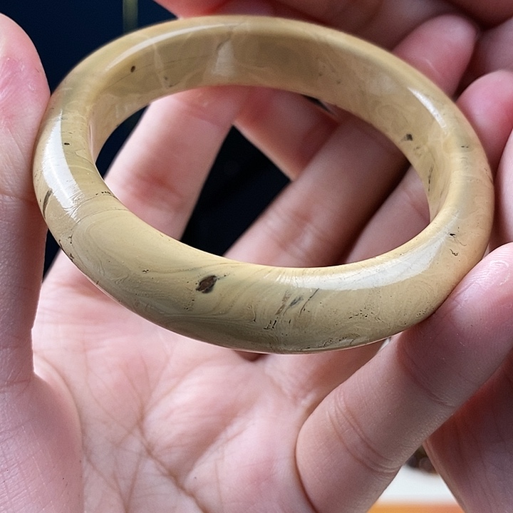 琥珀未镶嵌珠宝奇石53.6