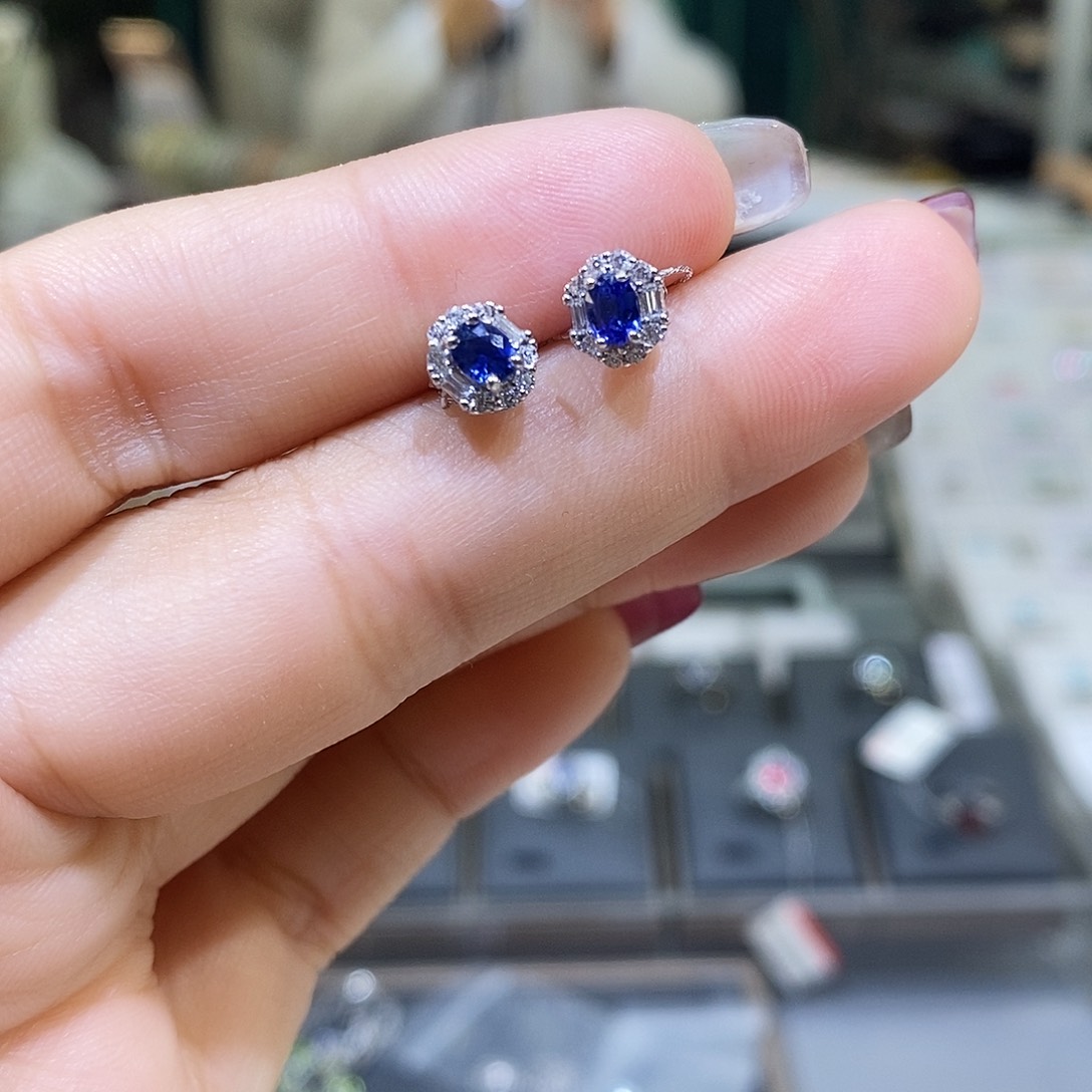蓝宝石耳饰银S925镶嵌天然蓝宝石耳饰