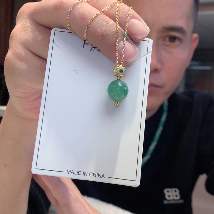 石英质玉未镶嵌手链卡12.2