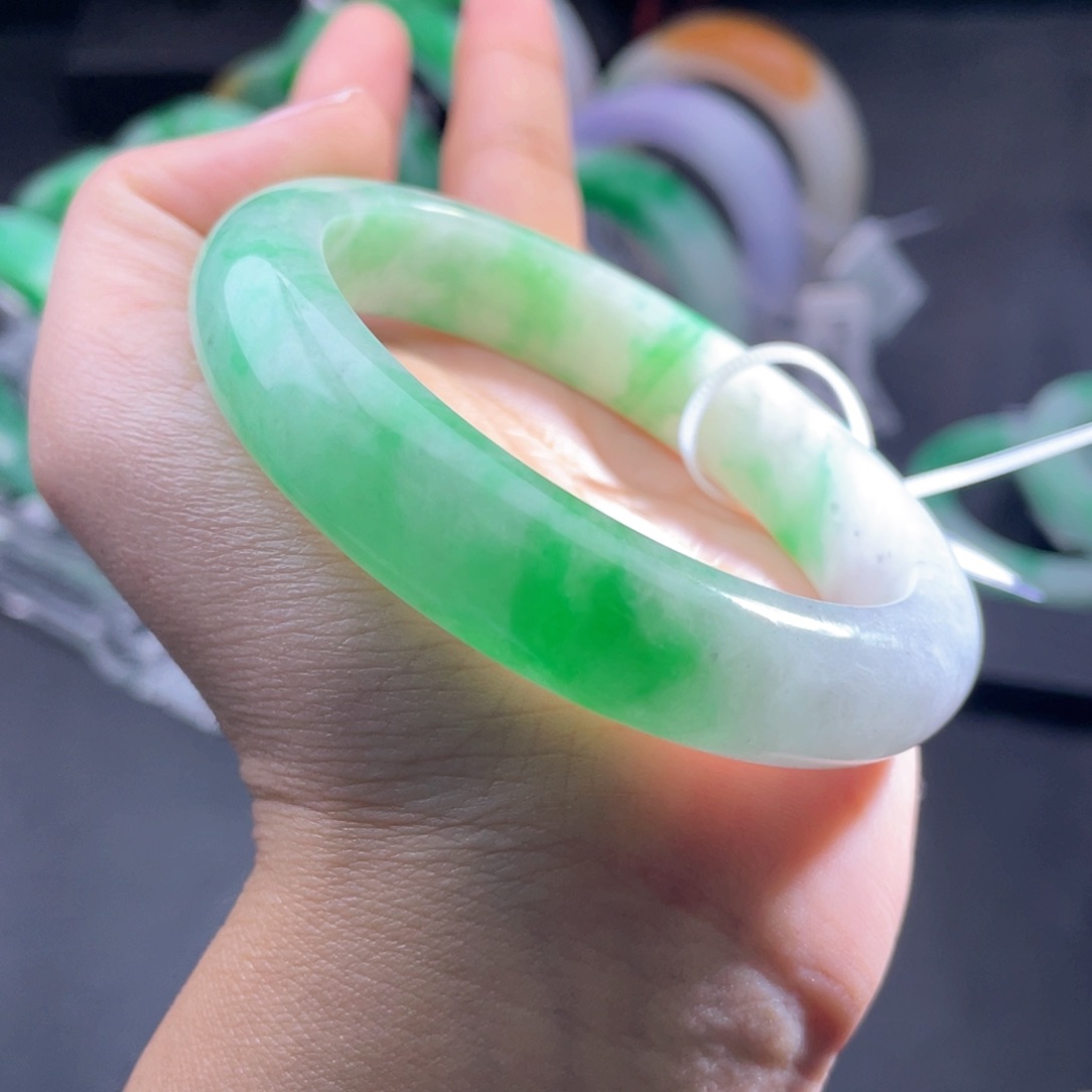 未镶嵌手镯定制翡翠