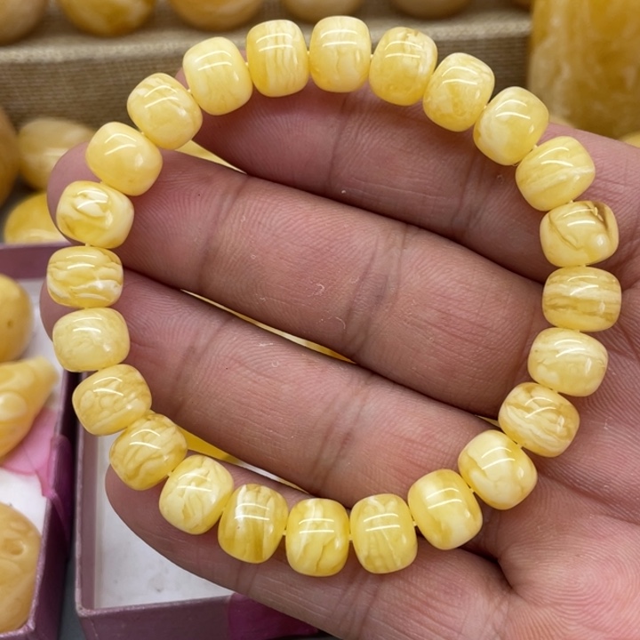 琥珀裸石未镶嵌手串