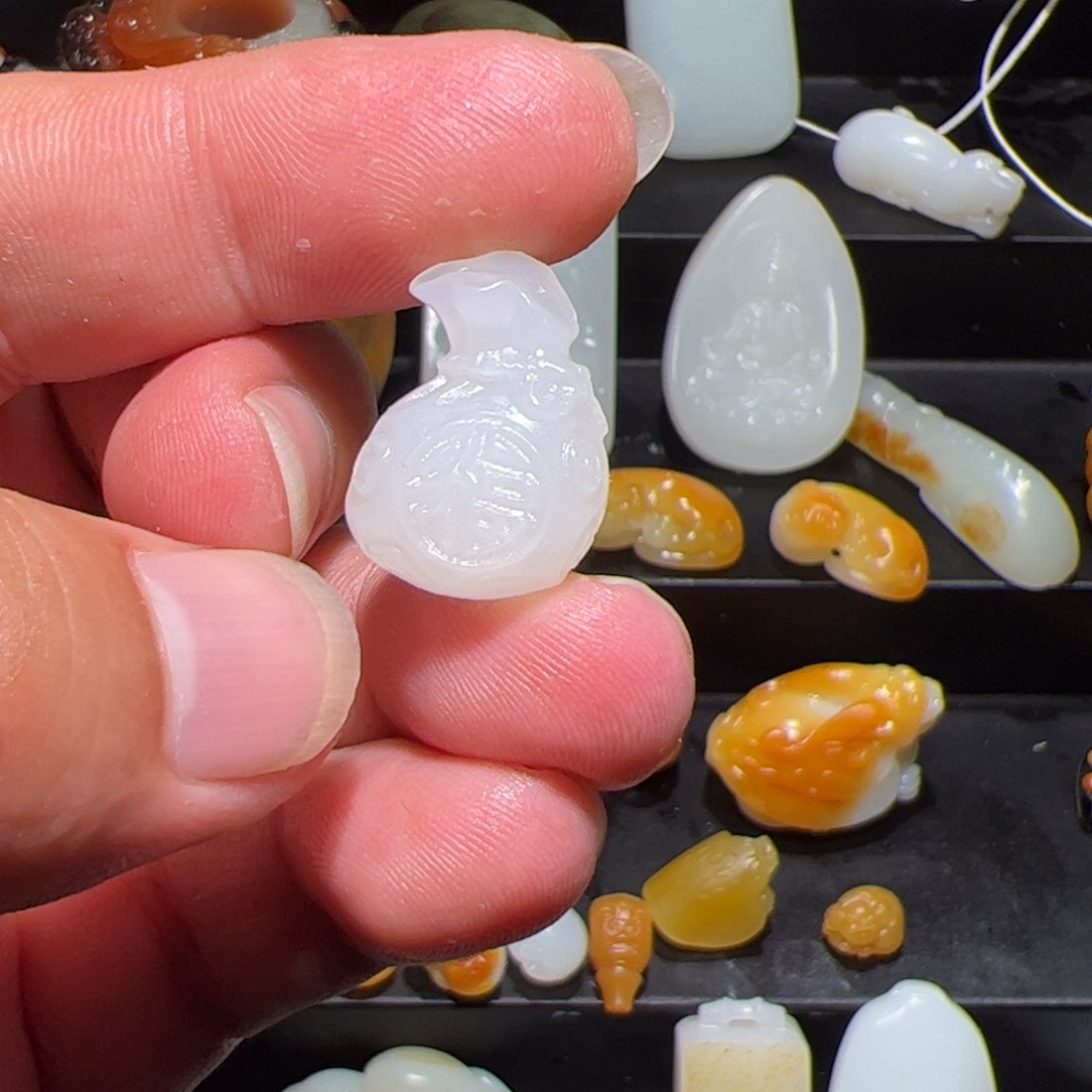 和田玉挂件未镶嵌