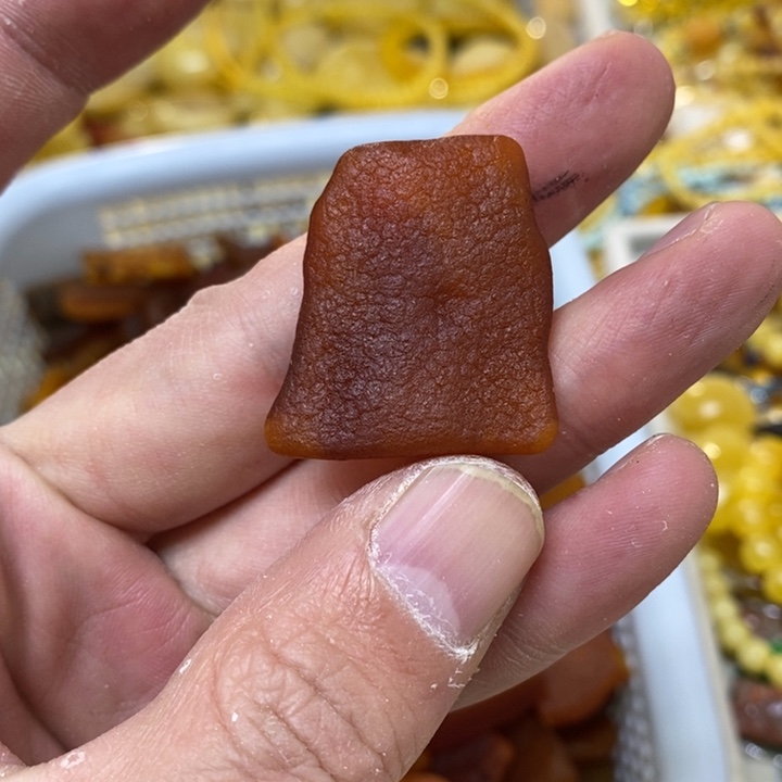 蜜蜡未镶嵌裸石吊坠