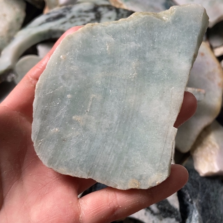 翡翠颈饰未镶嵌天然翡翠