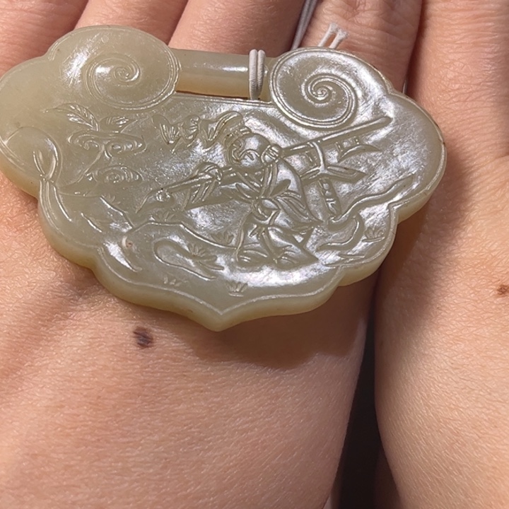 和田玉挂件未镶嵌自**主