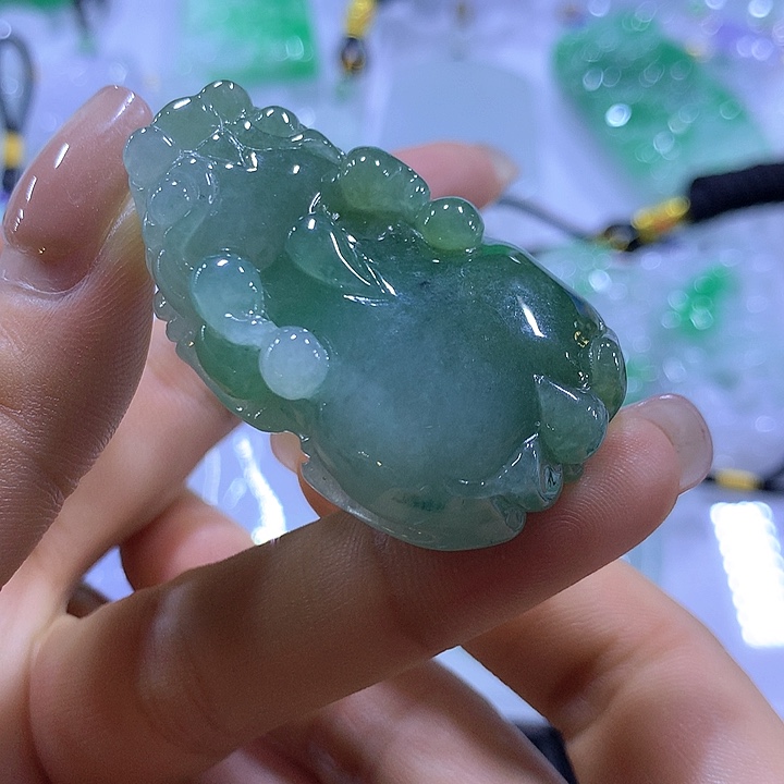 翡翠未镶嵌颈饰天然翡翠A货吊坠