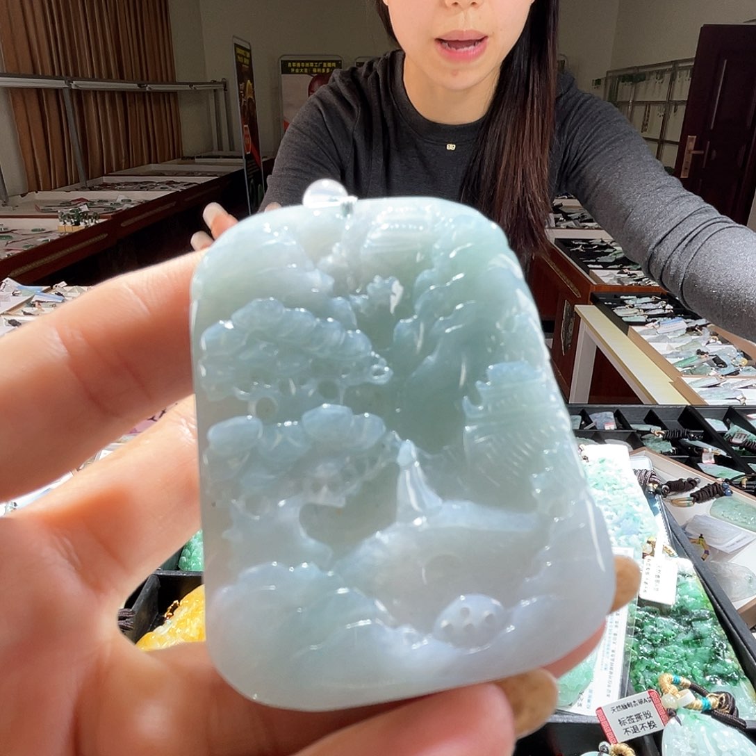 翡翠未镶嵌颈饰一