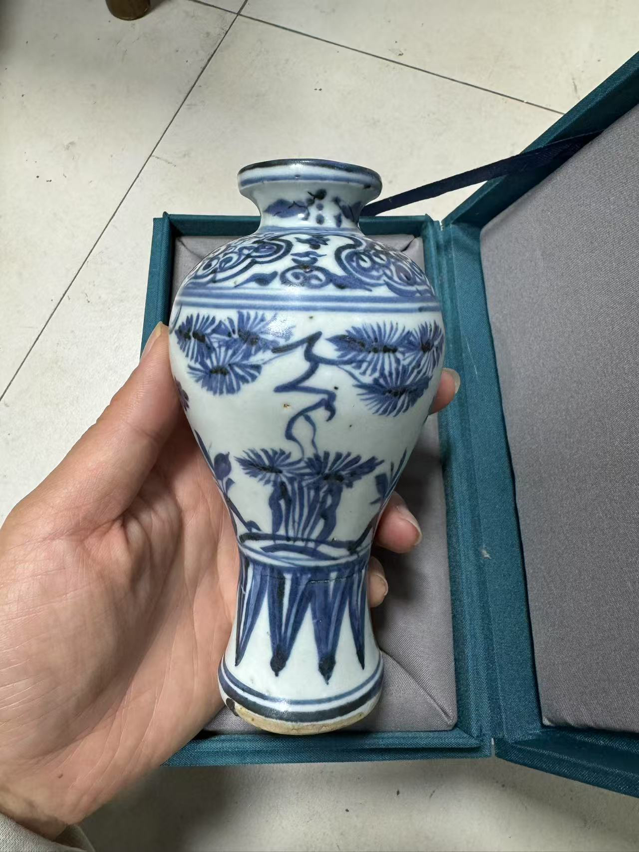 云纹花鸟纹 梅瓶