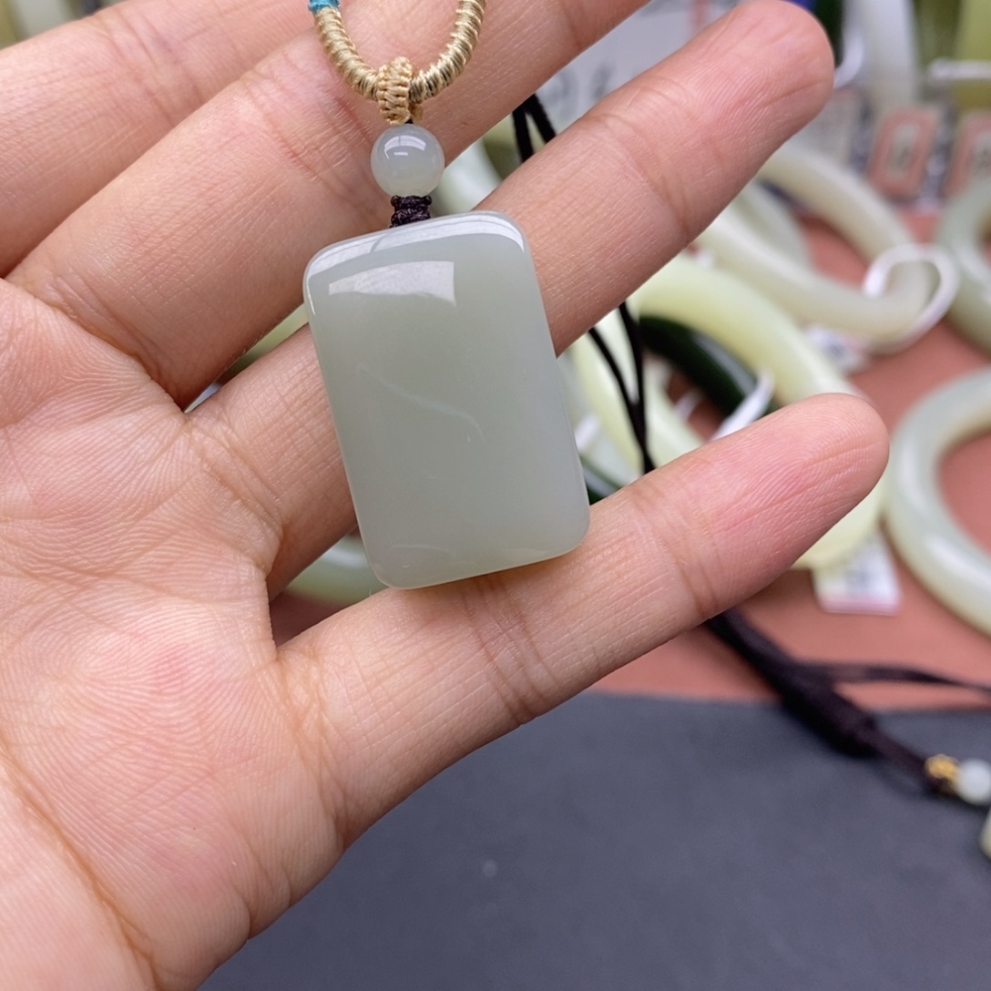 婉***婷和田玉未镶嵌吊坠(不含链)