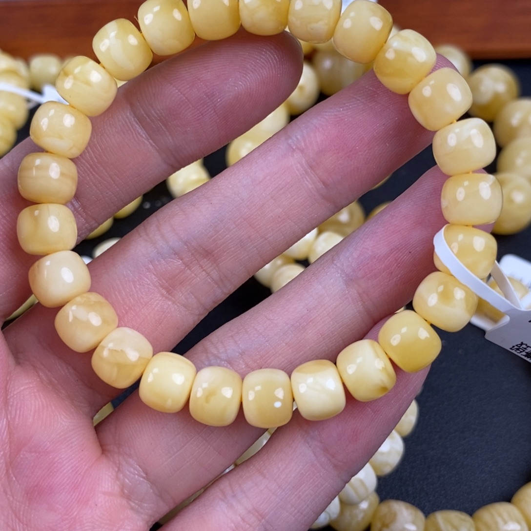 琥珀未镶嵌珠宝奇石14