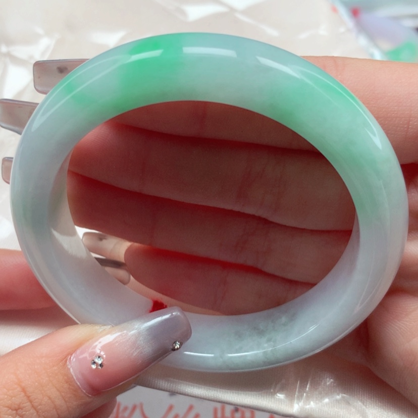 【闪购商品】翡翠手镯未镶嵌56圈