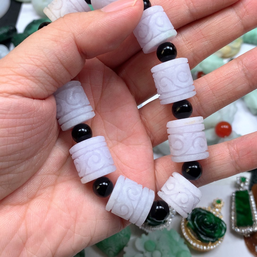 颈饰未镶嵌翡翠达****妞翡翠