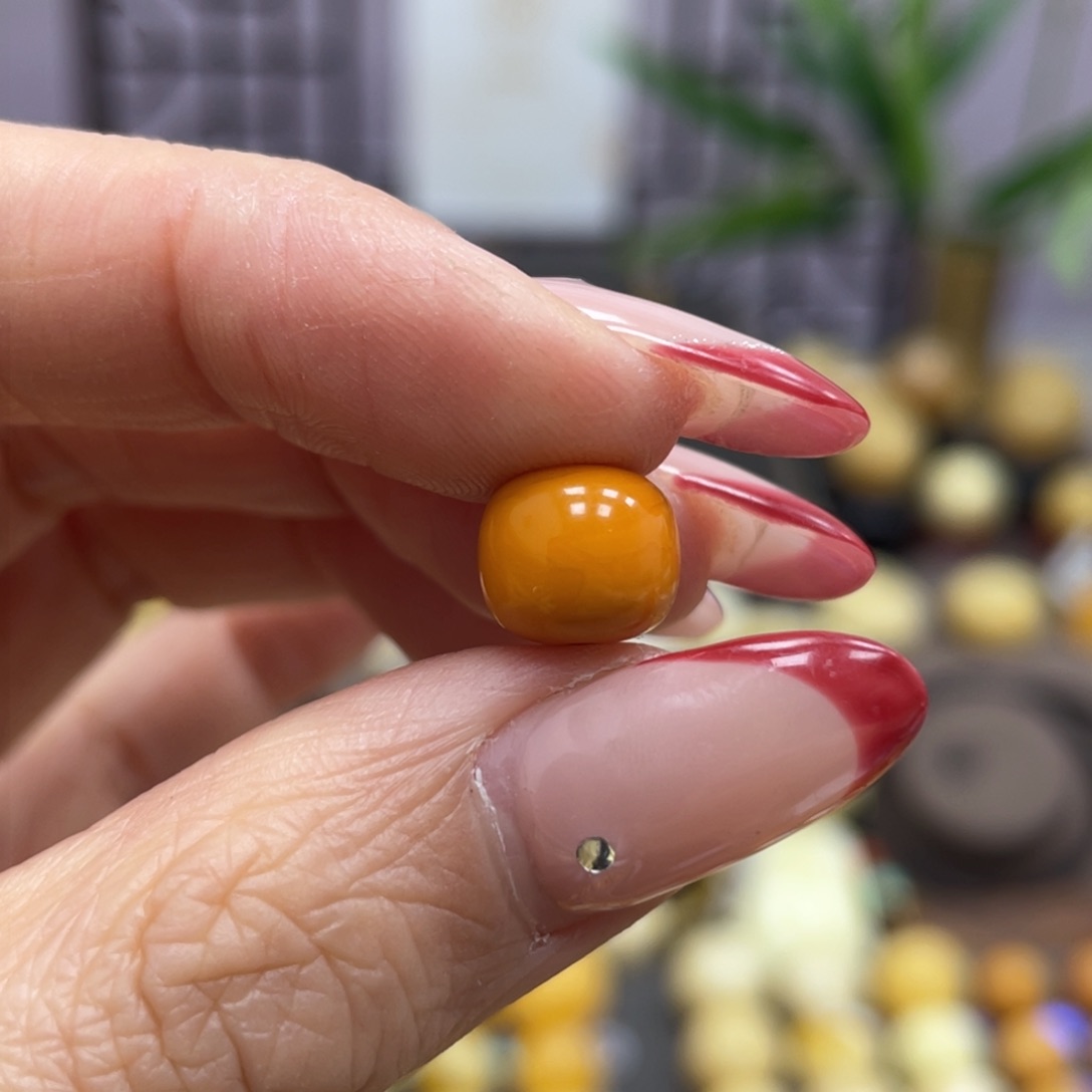 琥珀裸石未镶嵌9.0*8.0mm微瑕