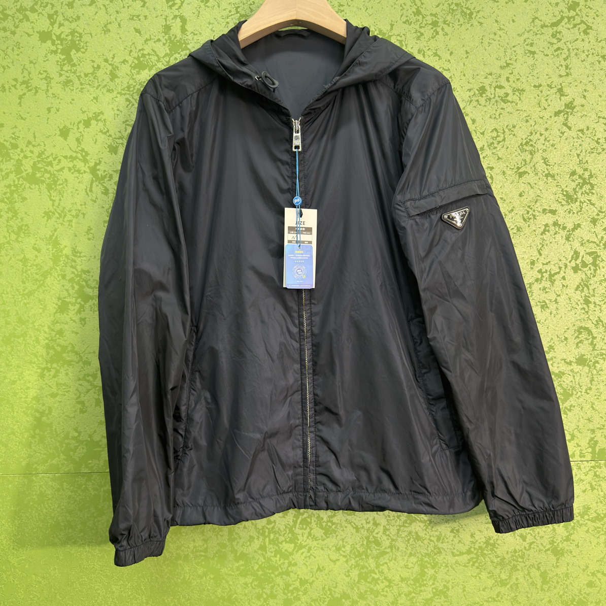 99新 Prada/普拉达 M/三角标深蓝尼龙夹克/工价15800/99新