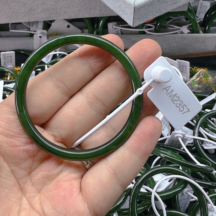 和田玉（碧玉）手镯未镶嵌57