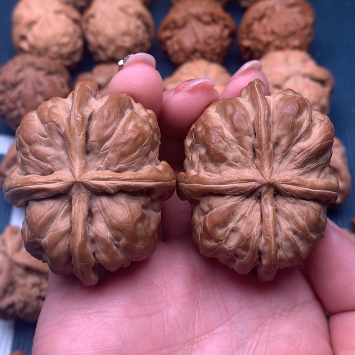 文玩核桃吊坠似**识蛤蟆头四棱
