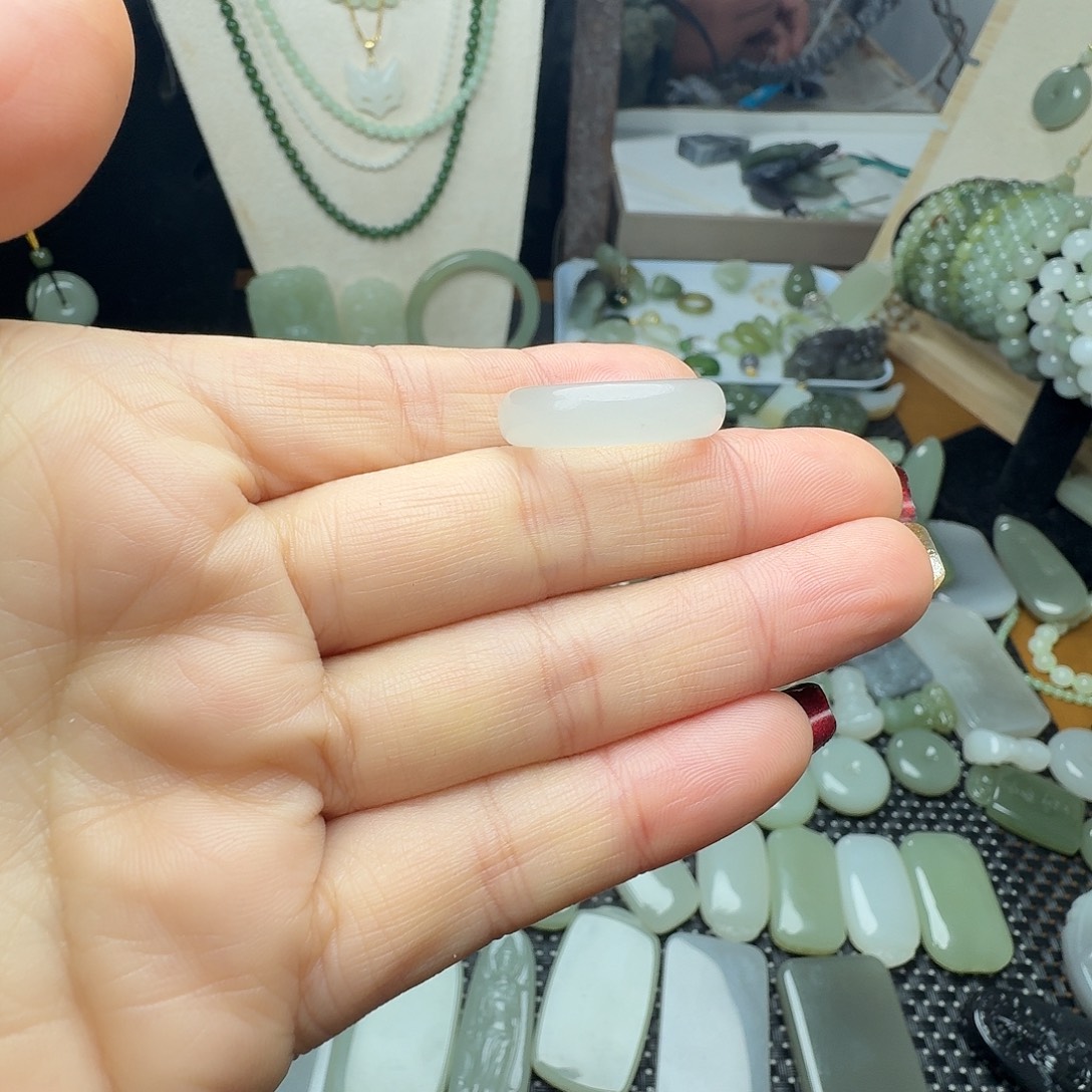 和田玉未镶嵌戒指