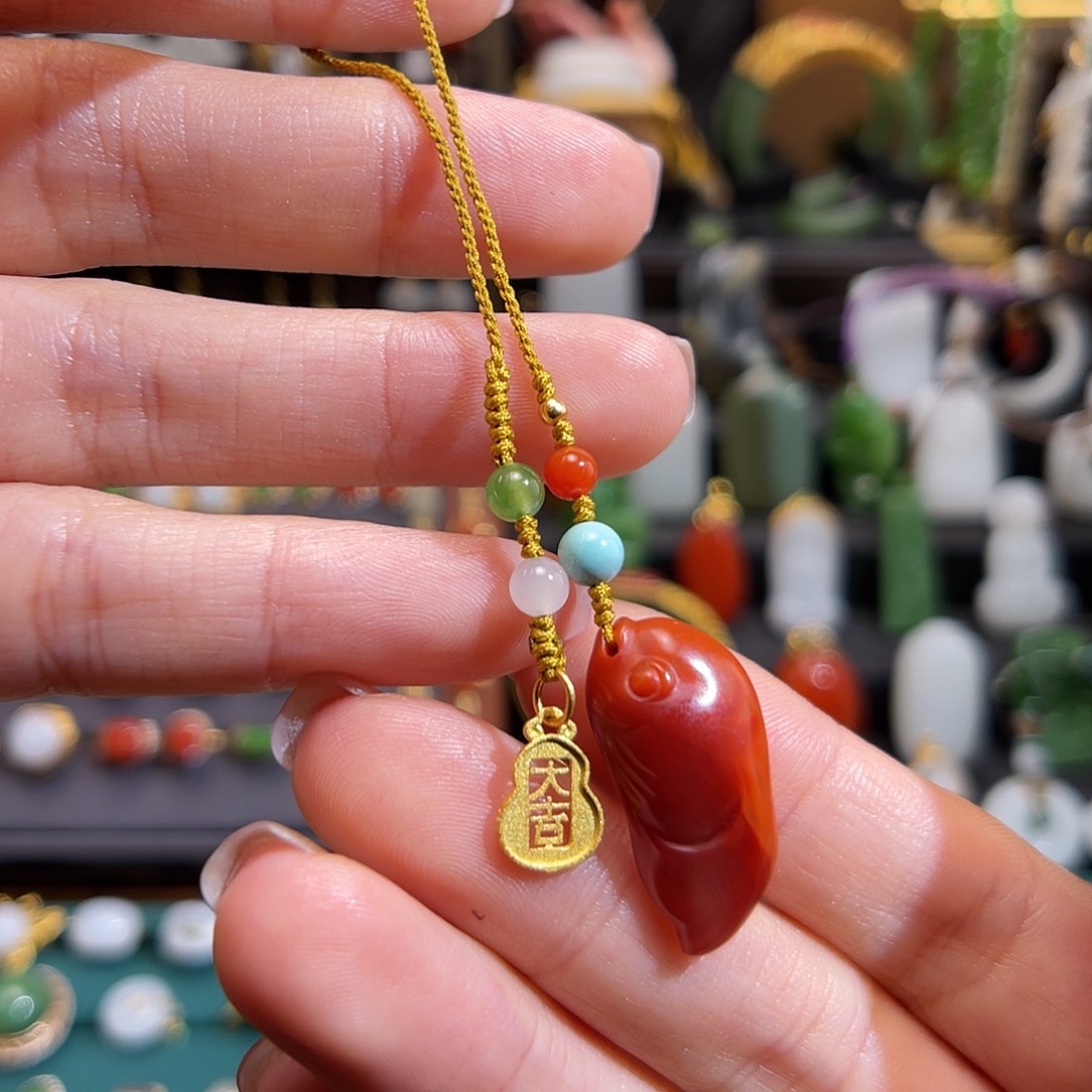 南红玛瑙挂件未镶嵌