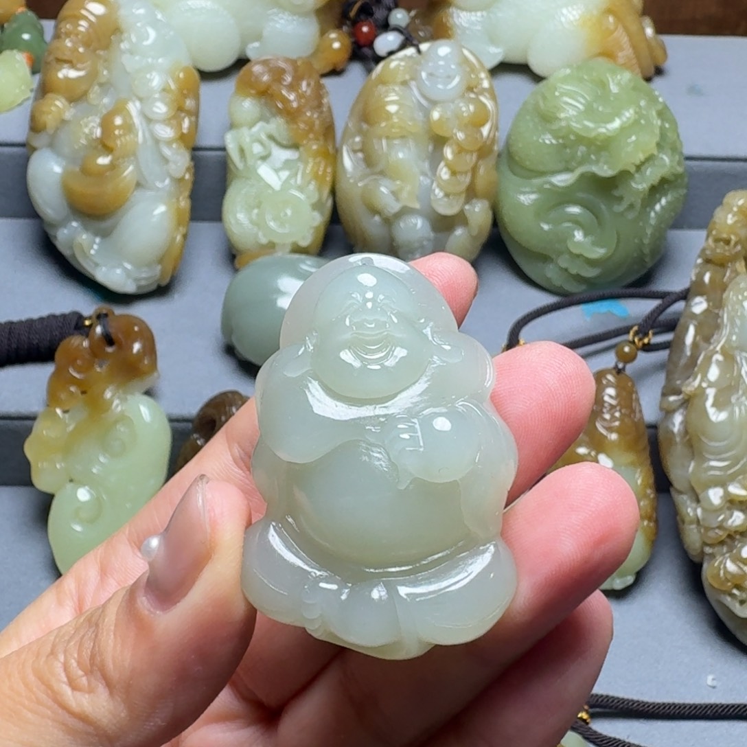 和田玉未镶嵌颈饰