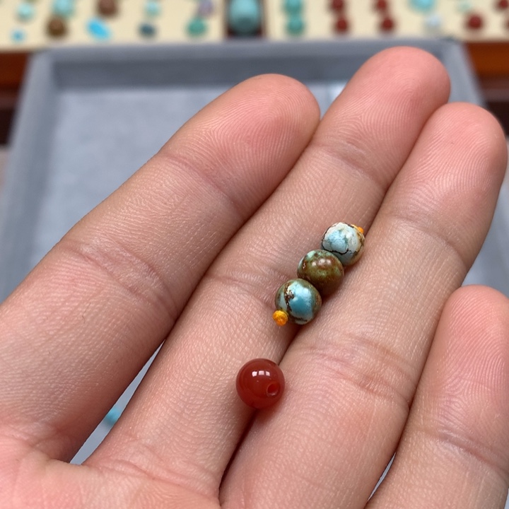 南红玛瑙配饰未镶嵌