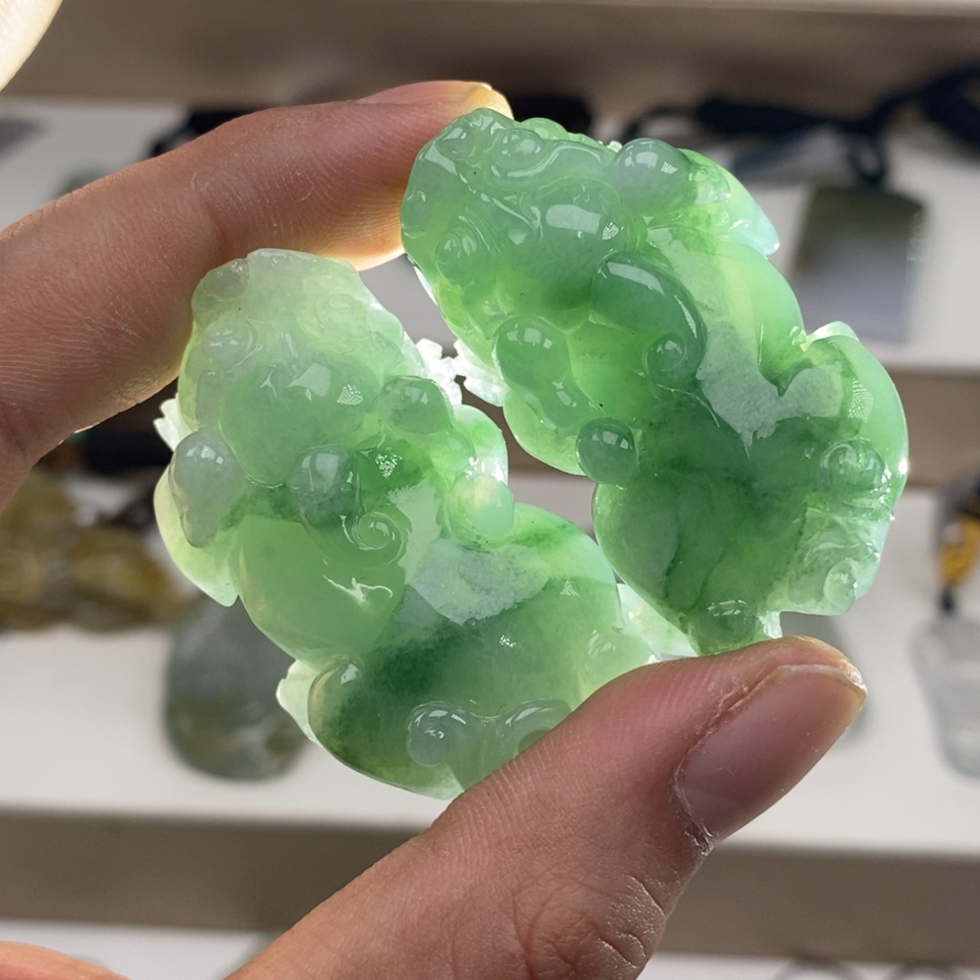 翡翠未镶嵌颈饰翡翠