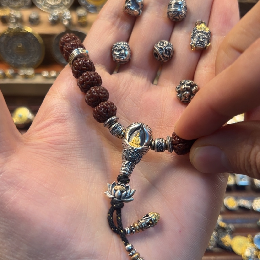 足银搭配示范白色