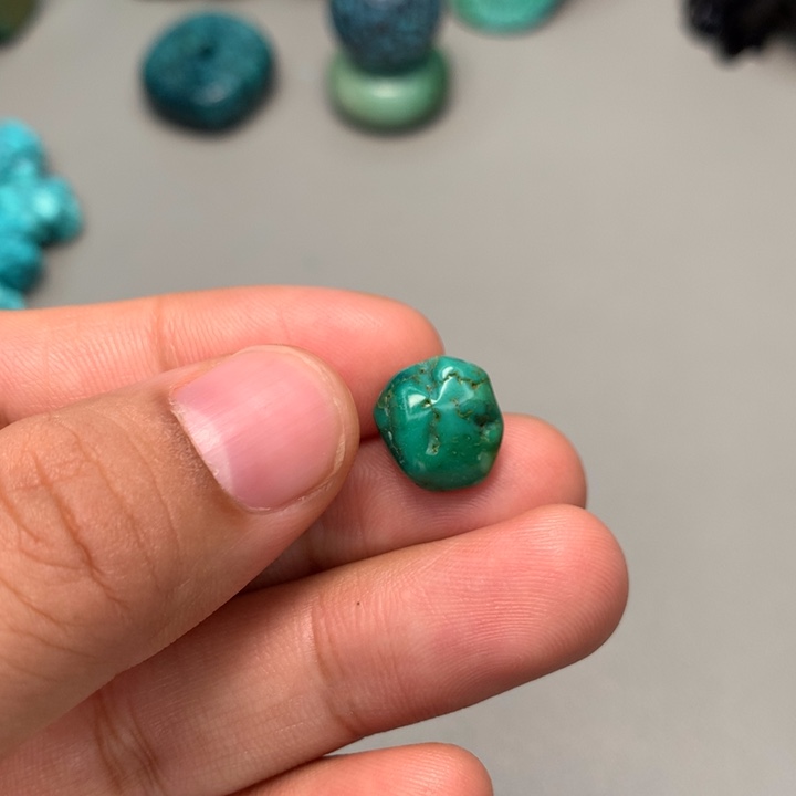 未镶嵌绿松石颈饰