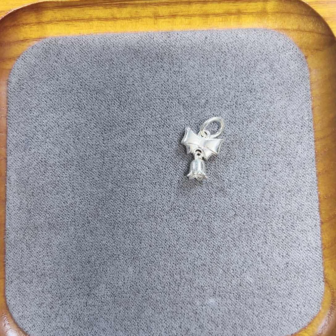 玻璃足银蝴蝶结铃兰吊坠