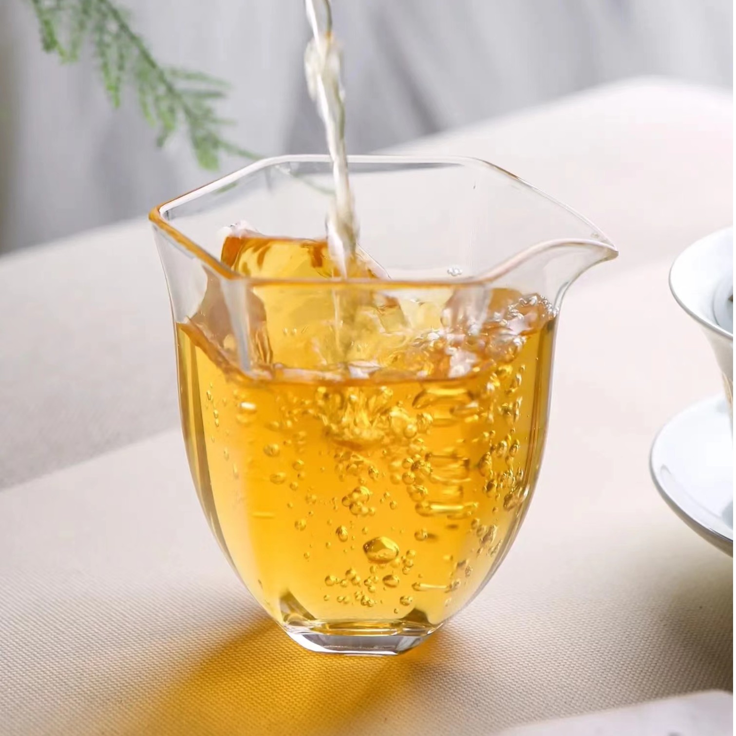 【悠悠普洱茶】皇同昌贡号重走茶马古道景迈山  357g/饼*2 一生一熟