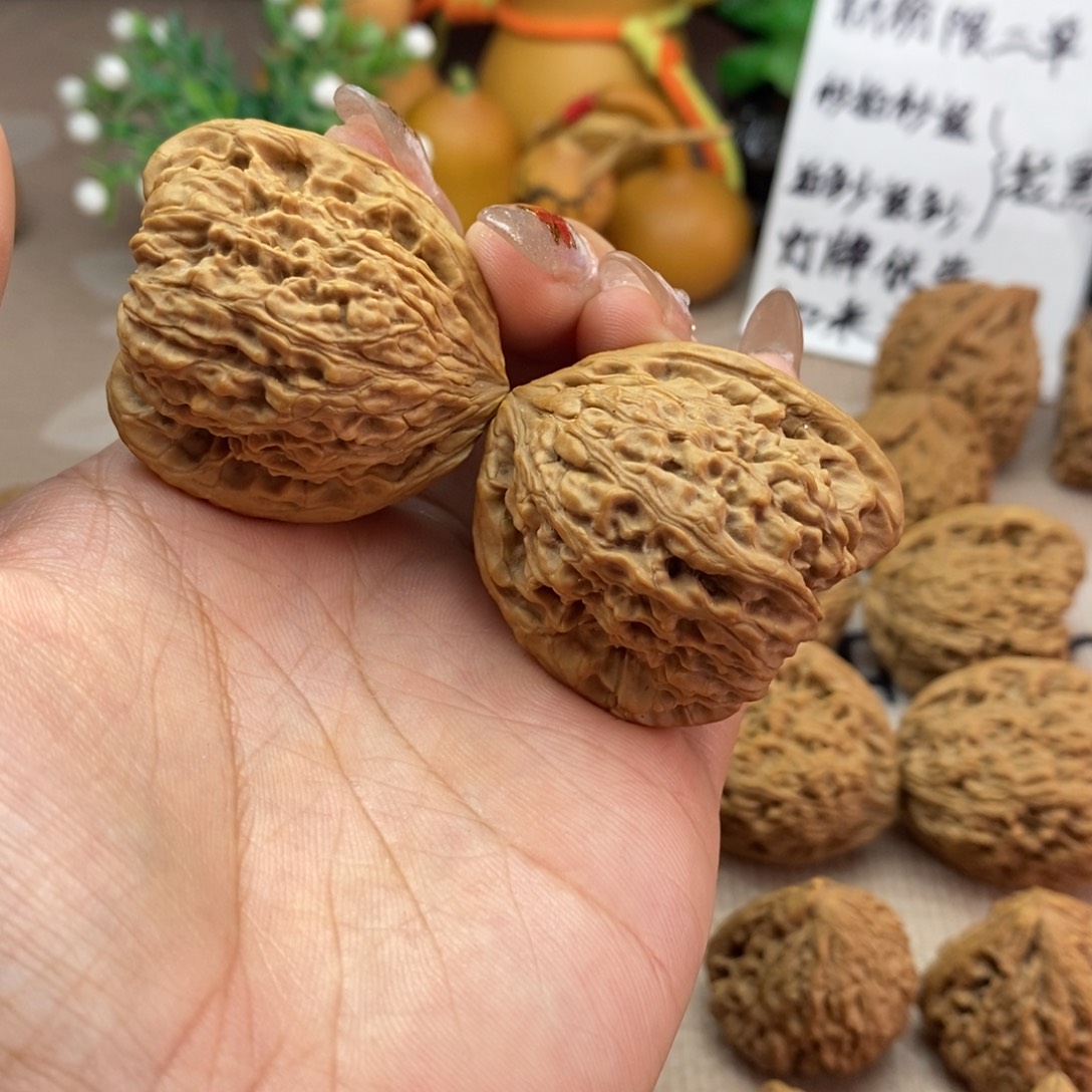 优***度吊坠文玩核桃南疆