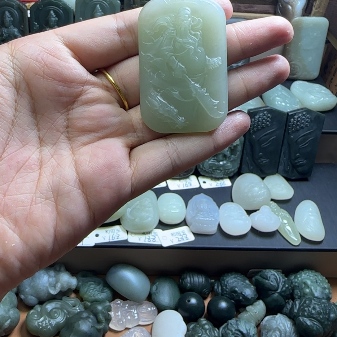 和田玉未镶嵌挂件